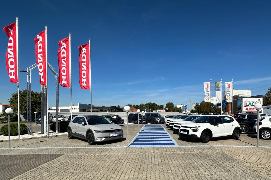 showroom-image-main