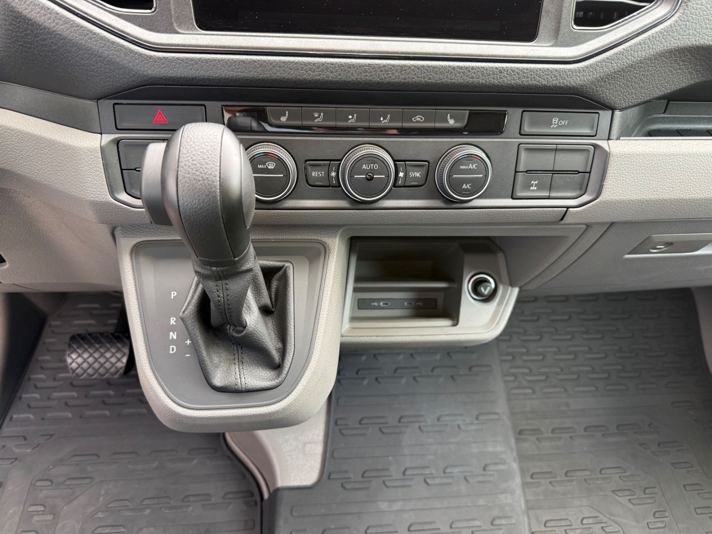 Fahrzeugabbildung MAN TGE 3.180 4x4 MIXTO Massage SHZ NAVI ACC LED