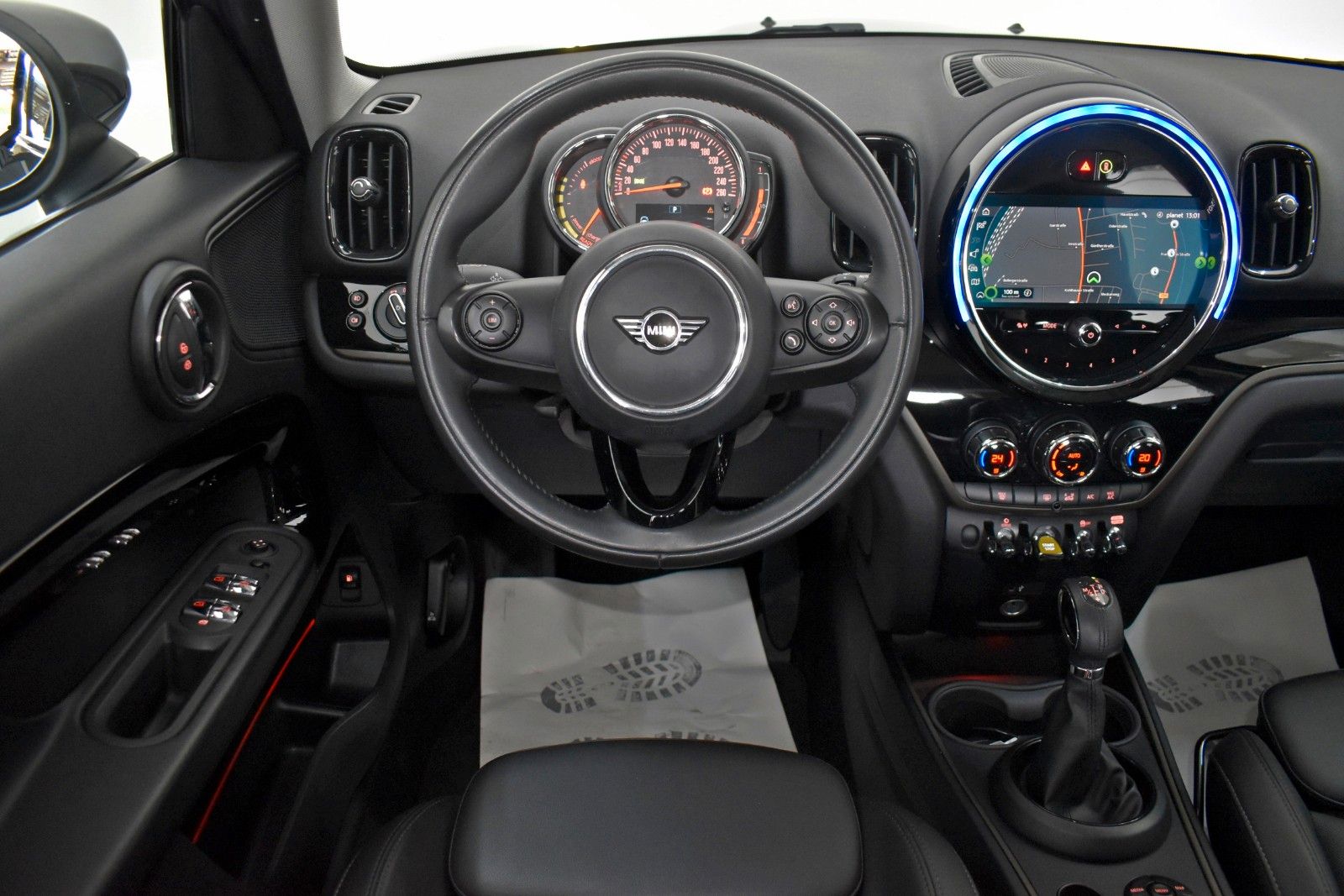 Fahrzeugabbildung MINI Cooper SE Countryman All4,Leder,Navi,LED,PDC