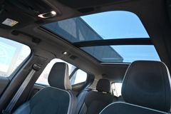 Fahrzeugabbildung Volvo XC40 T5 AWD Autom. R-Design INTRO*360°*PANO*ACC*
