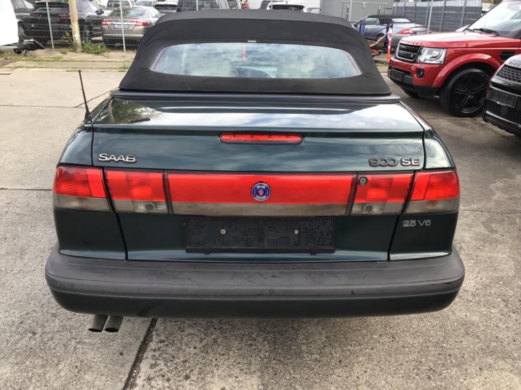 Saab 900
