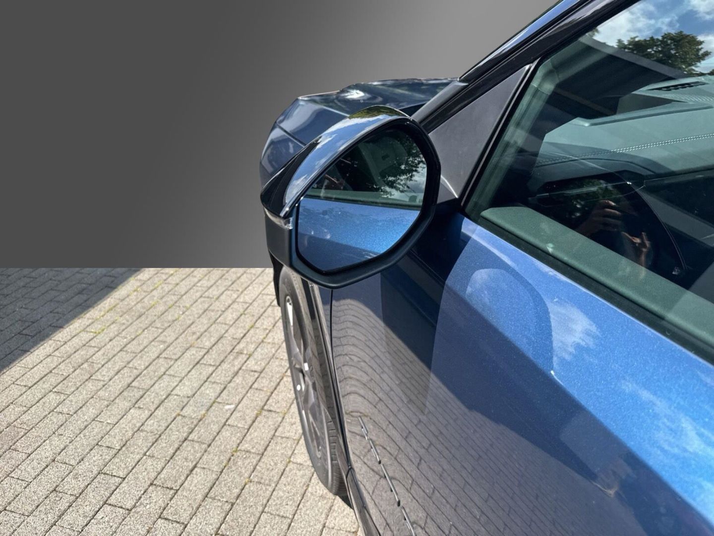 Fahrzeugabbildung Jeep Compass MY26 FIRST EDITION E-HYBRID PANO VOLL