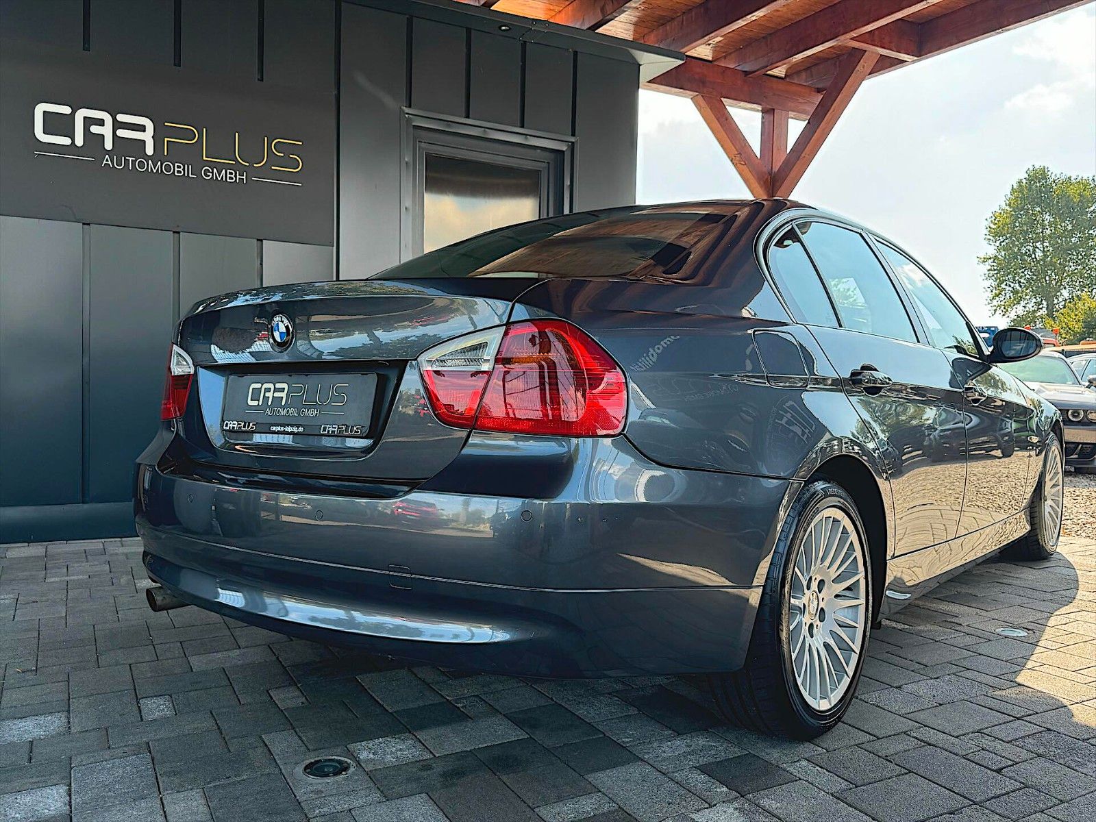 Fahrzeugabbildung BMW 320i Lim. Sport *TÜV NEU*MOTOR Neu*Top Zustand*