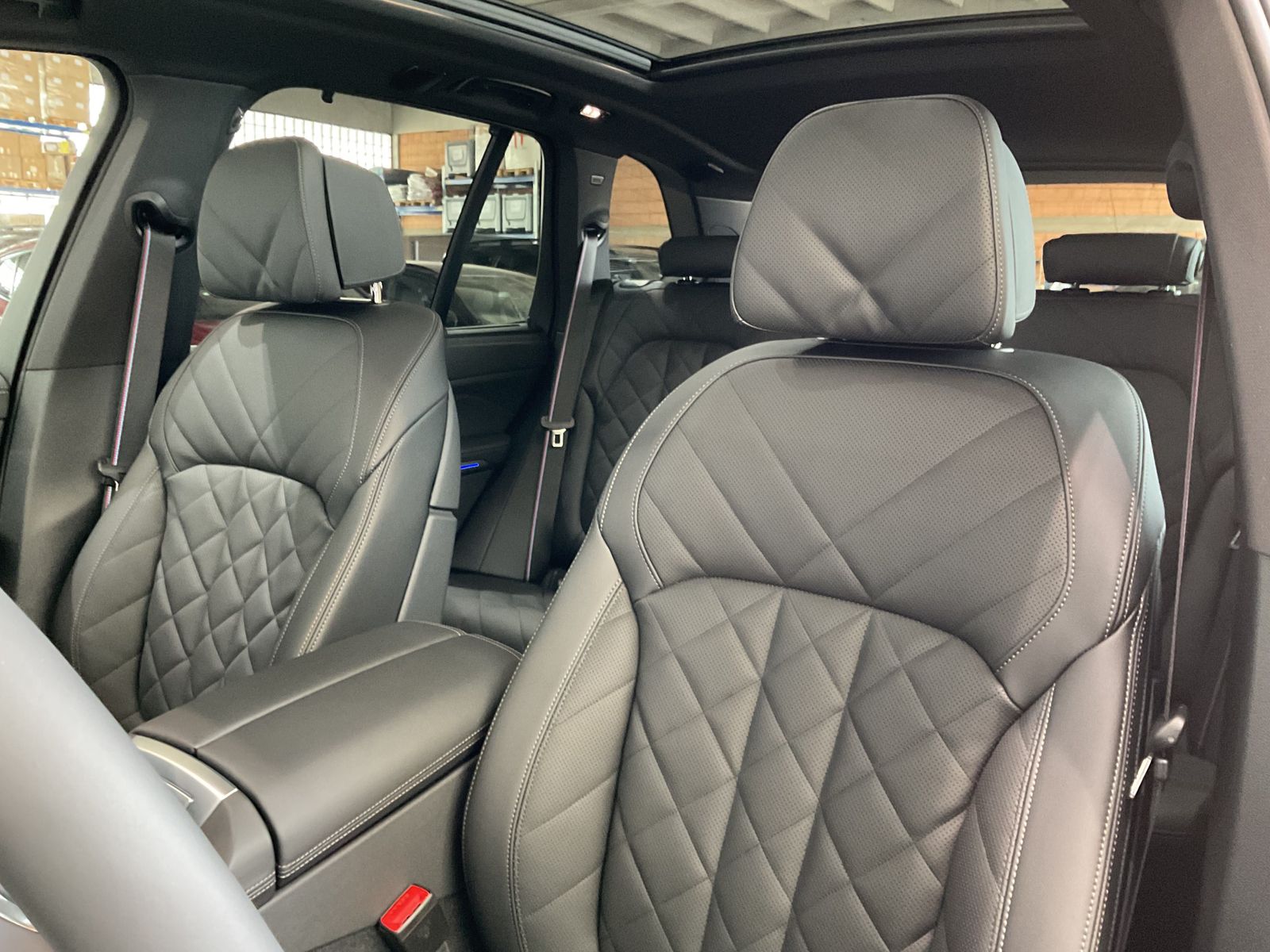 Fahrzeugeinzelansicht 12 Fahrzeugabbildung BMW X5 xDrive30d *Panorama Glasd. *HarmanKardon *Sit