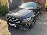 Mercedes-Benz E 300 de T AMG Line Pano Multibeam Distronic Key - Mercedes-Benz E 300 Gebrauchtwagen in Mülheim (Ruhr)