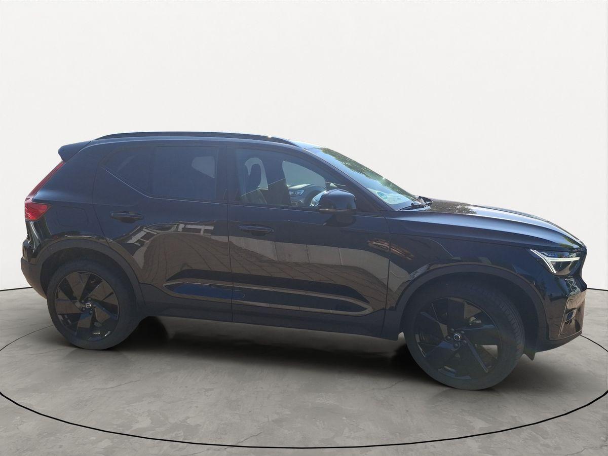 Volvo XC40 B3 Black Edition Plus 360° H/K PANO AHK 20"