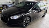 Hyundai i40 2.0 GDI Premium Automatik Premium - Hyundai i40 mit Benzin-Antrieb: Kombi, Automatik, 2.0