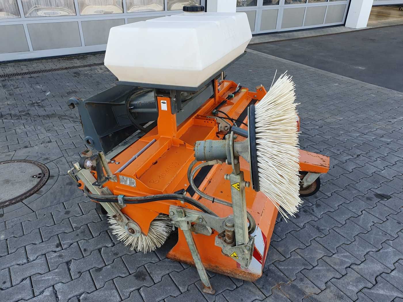 Fahrzeugabbildung Andere Bema 25 Dual Kehrmaschine / 2.050 mm / 2020