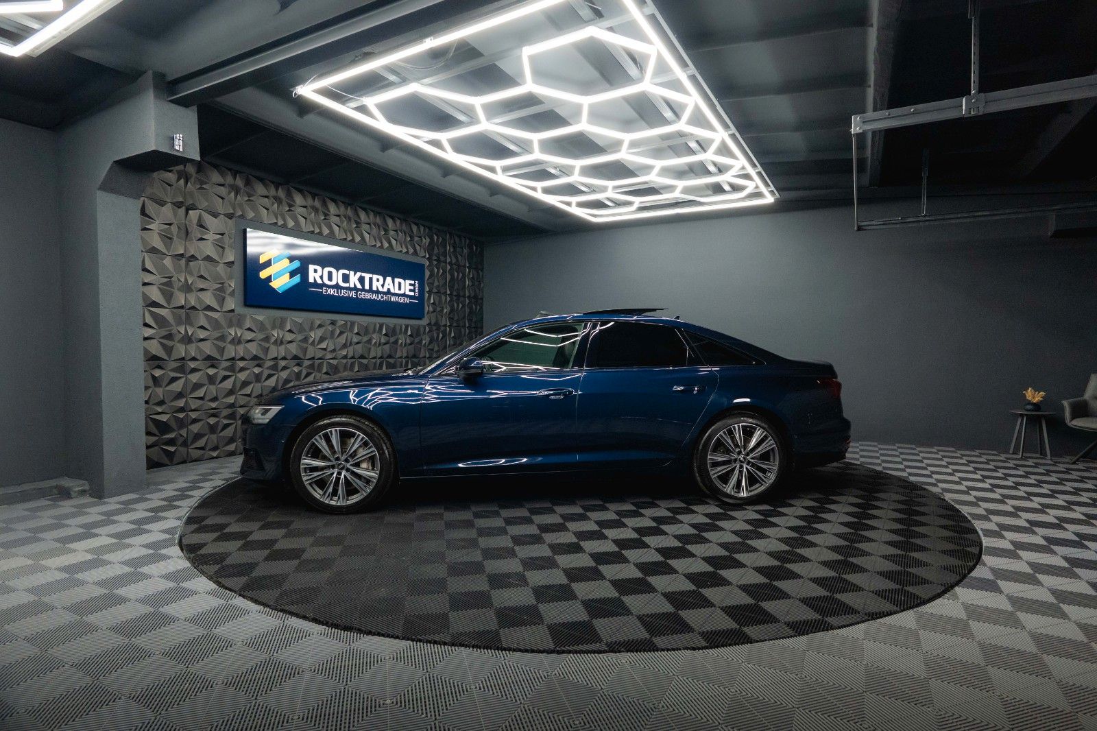 Fahrzeugabbildung Audi A6 55 TFSI quattro S-Line Sport Black Design ACC