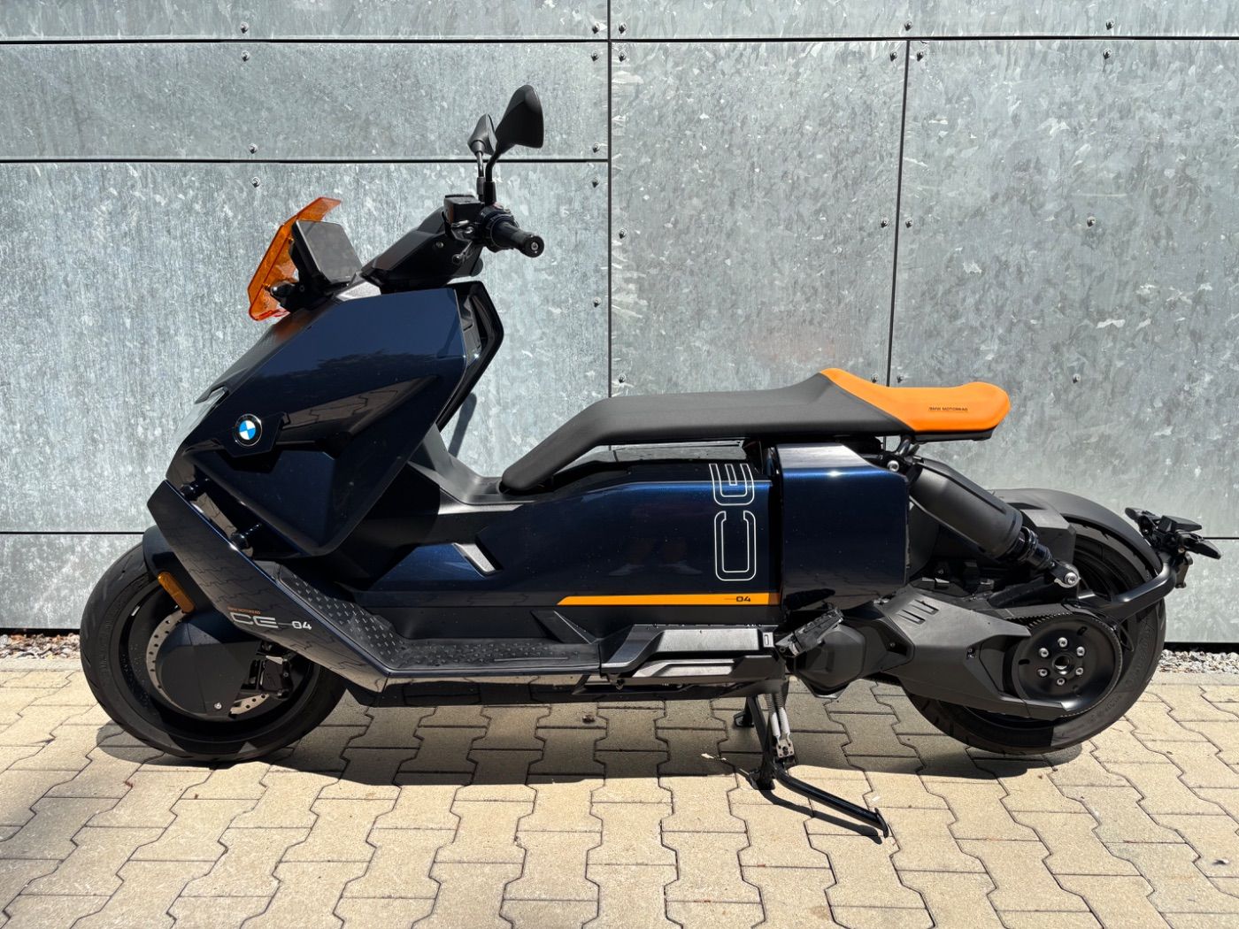 Fahrzeugabbildung BMW CE 04 Avantgarde Schnellladegerät