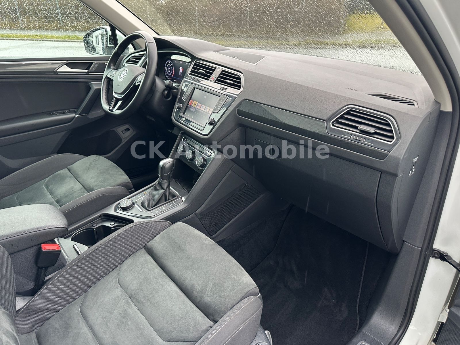 Fahrzeugabbildung Volkswagen Tiguan Highline DSG 2.0TDI 4Motion/Head-Up/Pano