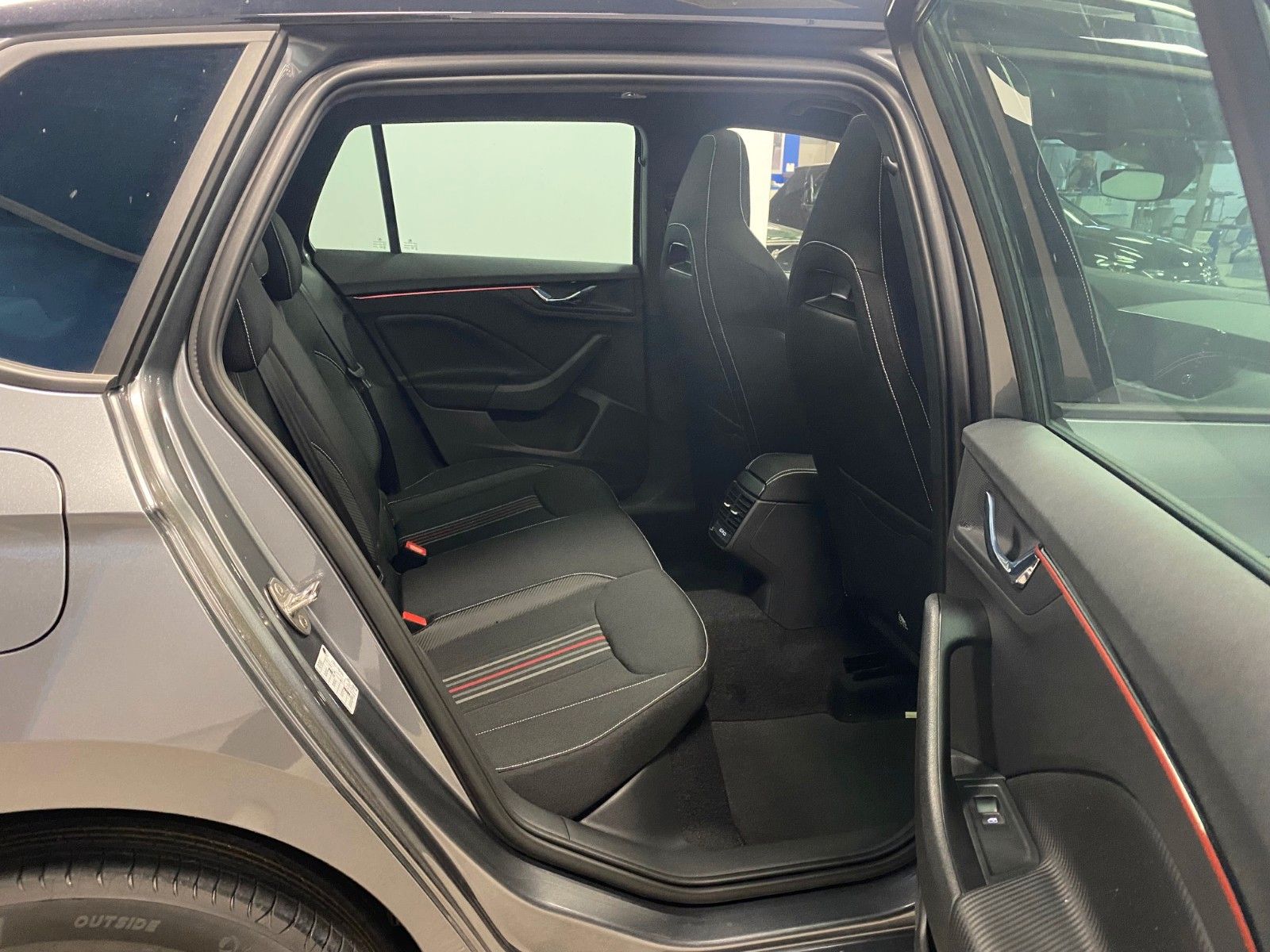 Fahrzeugabbildung SKODA Kamiq 1.5 TSI DSG Monte Carlo+ACC+MATRIX+KAMERA+