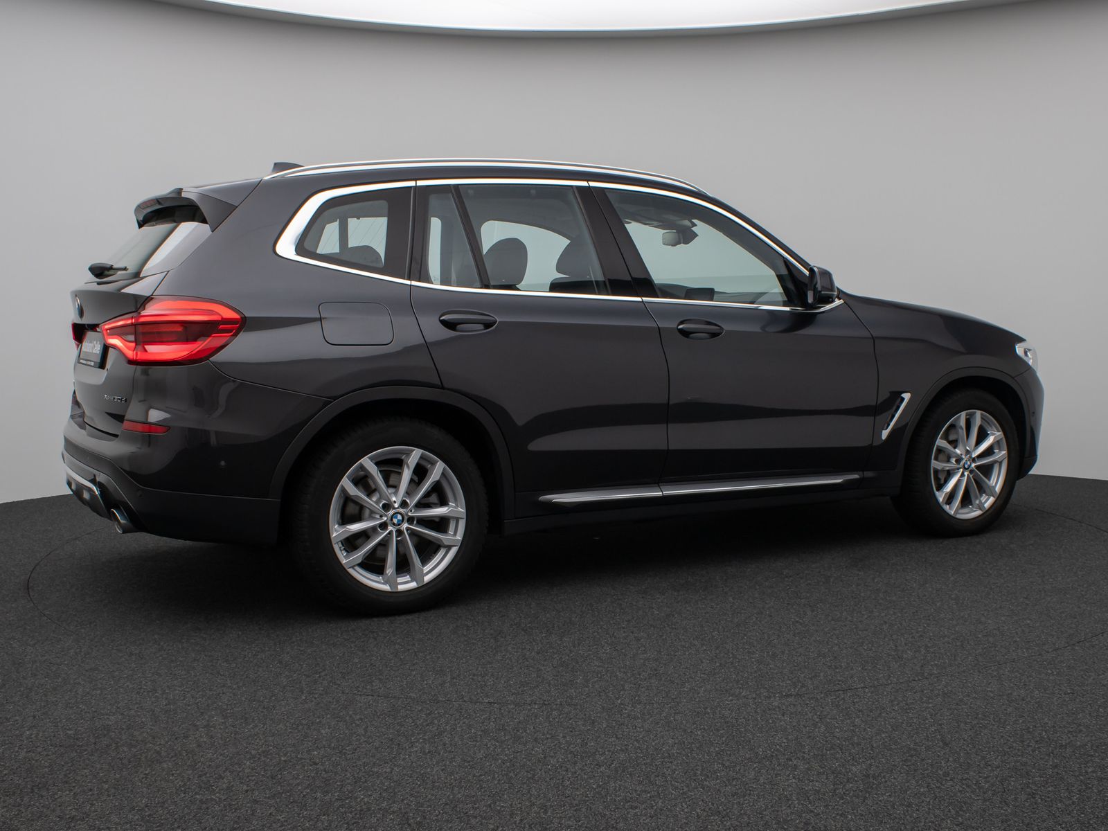Fahrzeugabbildung BMW X3 xD30d LuxuryLine 360°HUD DAB HiFi AHK Komfort