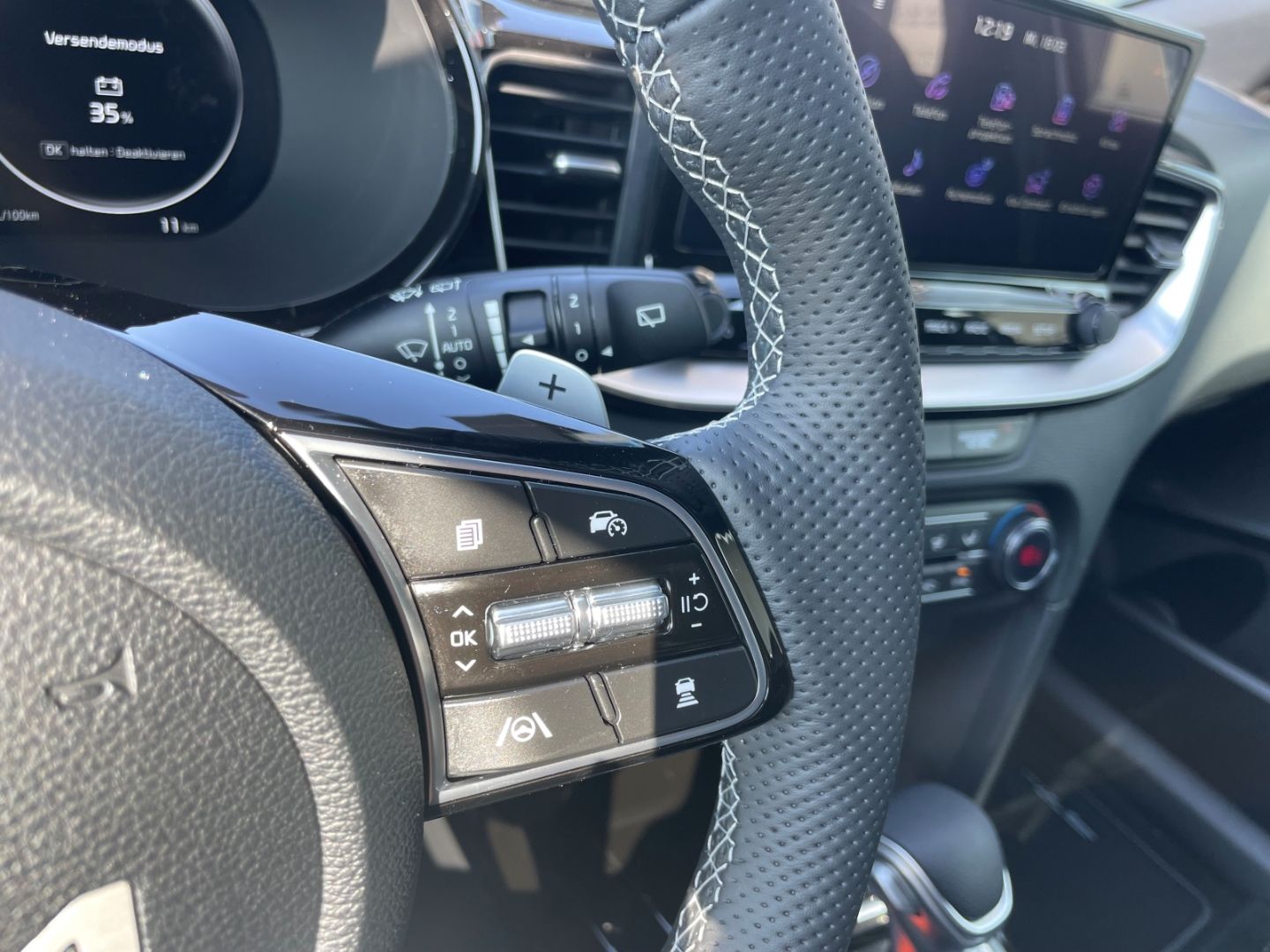Fahrzeugabbildung Kia Ceed GT Line Navi Leder JBL LED ACC Digit.Cockpi