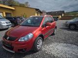 Suzuki SX4 Style 4x4 - rote Suzuki SX4