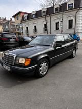 Mercedes-Benz Mercedes Benz W124 E400 V8 - 1992 - Mercedes-Benz W124 aus dem Jahr 1992