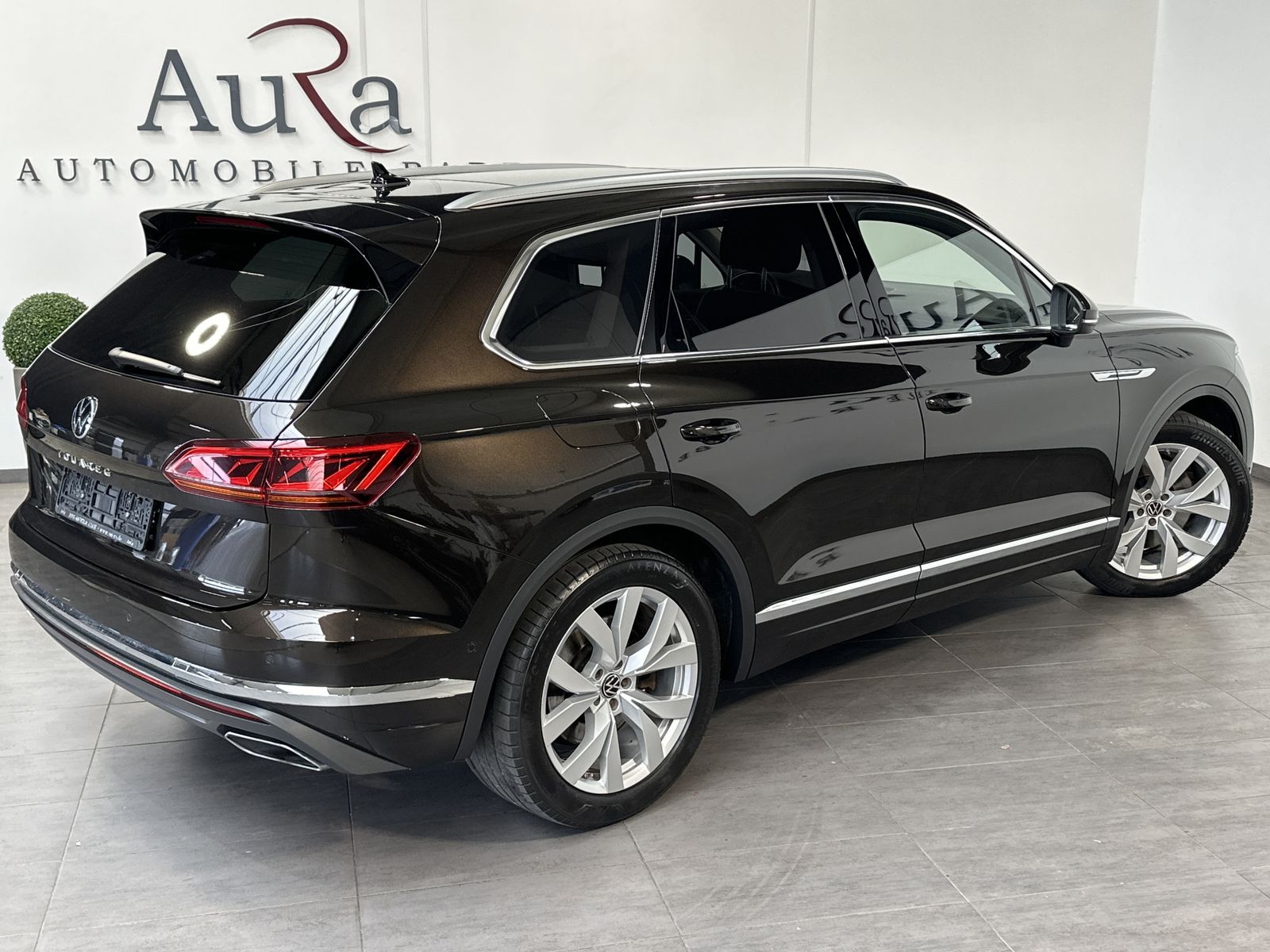 Fahrzeugabbildung Volkswagen Touareg 3.0 TSI 4M Atmosphere NAV+LED+KAM+PANORA