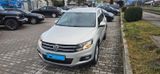 Volkswagen Tiguan*2.0*TDI*DSG*4Motion*AHK*Leder*Individual* - Volkswagen Tiguan aus 2012 mit Diesel-Antrieb
