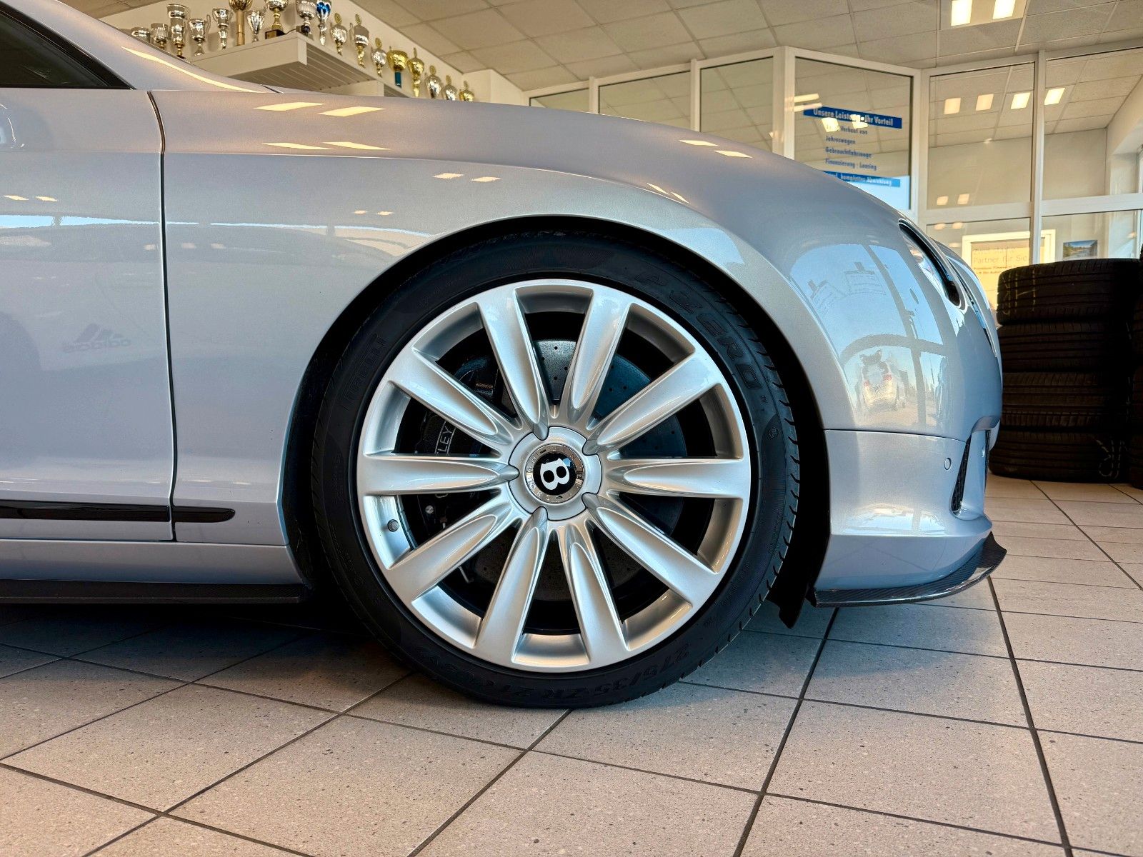Fahrzeugabbildung Bentley Continental GT W12 Speed Carbon/Keramik/Massage
