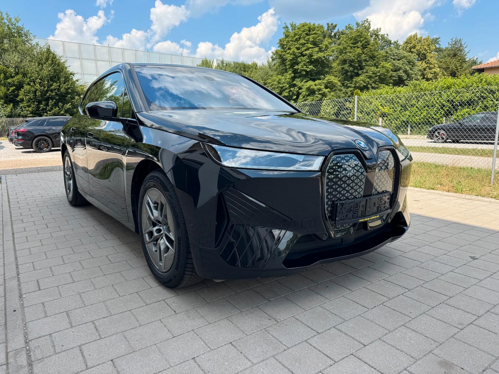 BMW iX 40 xDrive Sport Laser 360° Harman Soft-Close