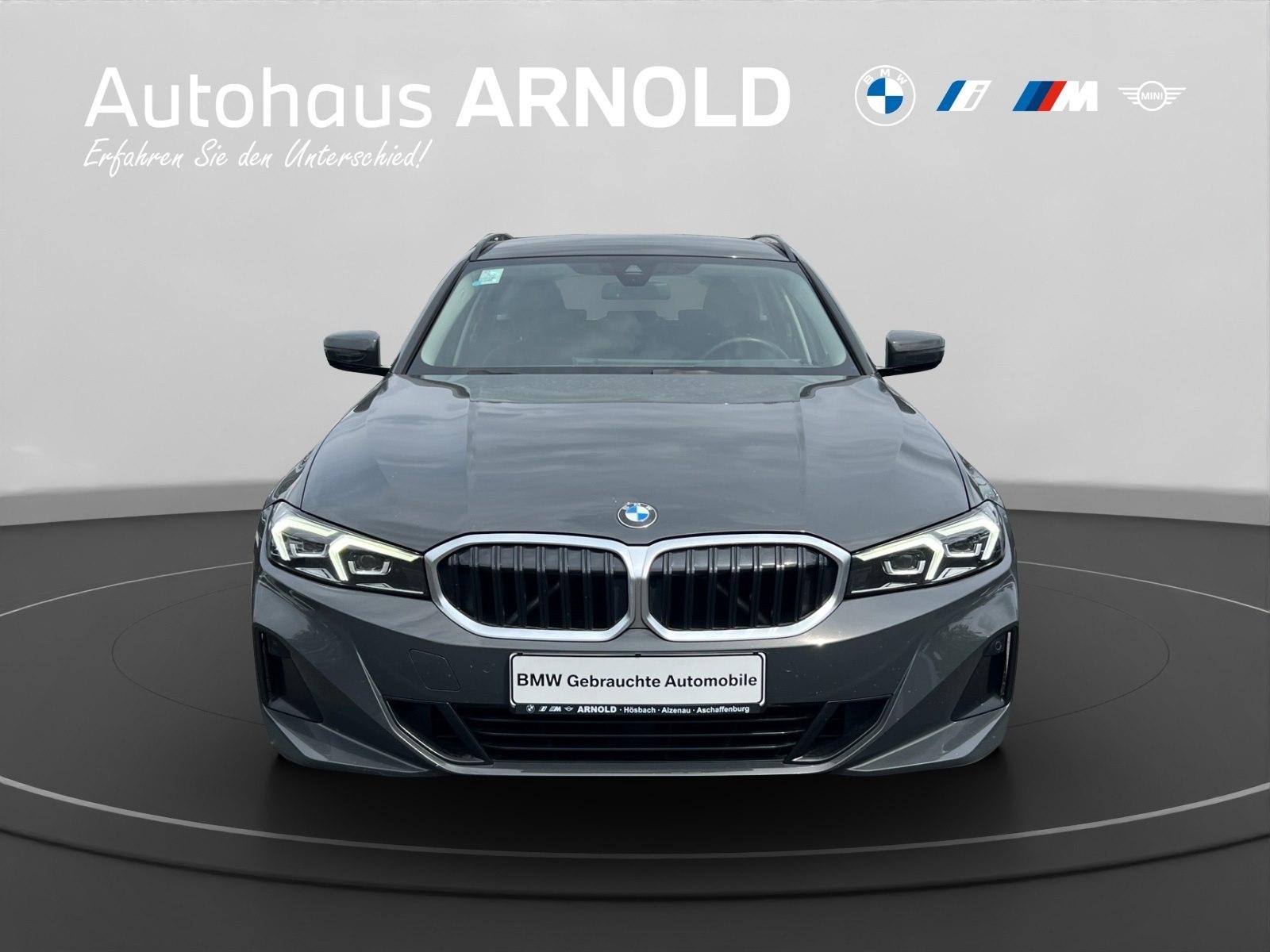 BMW 320d Touring AHK Widescreen Display