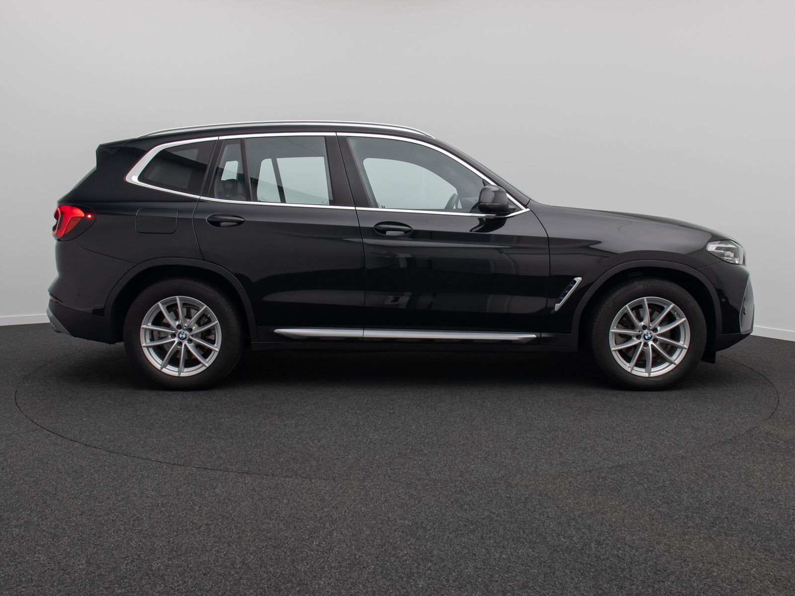 Fahrzeugabbildung BMW X3 xD20d Kamera DAB HiFi AHK Sportsitz Leder 18"