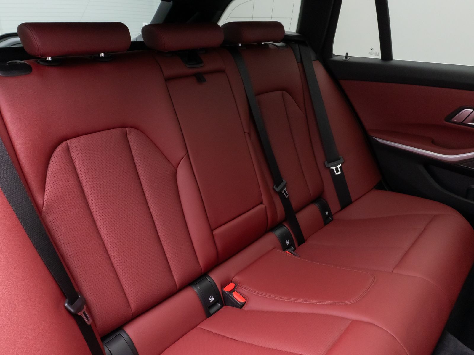 Fahrzeugabbildung BMW 330i M Sport Panorama Kamera DAB H/K DrivAssist