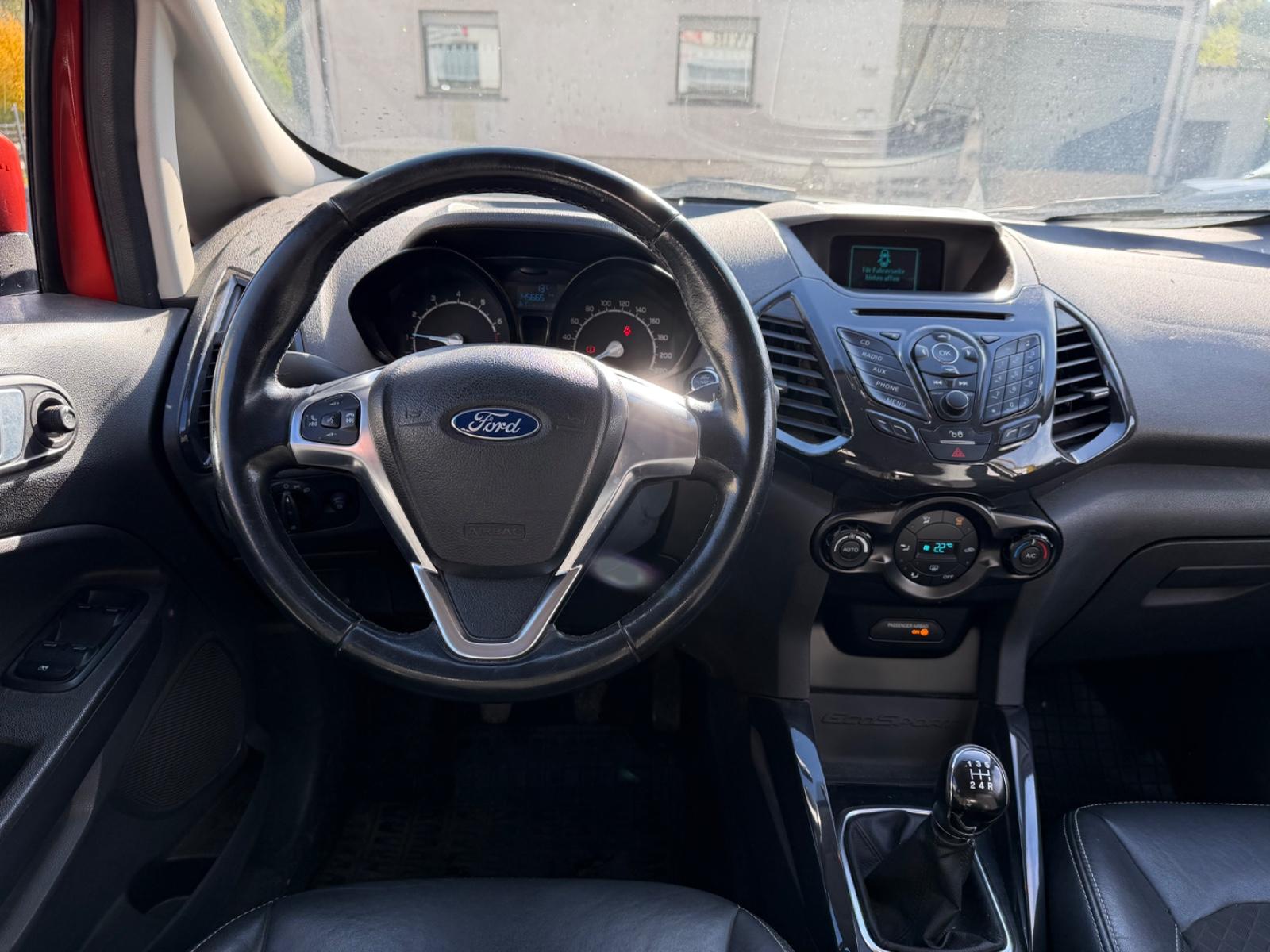 Ford EcoSport 2015 — photo 10