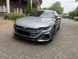 Volkswagen Arteon 2.0 TDI SCR 147kW DSG R-Line S.B. R-Line - VW Arteon Gebrauchtwagen in Frankfurt