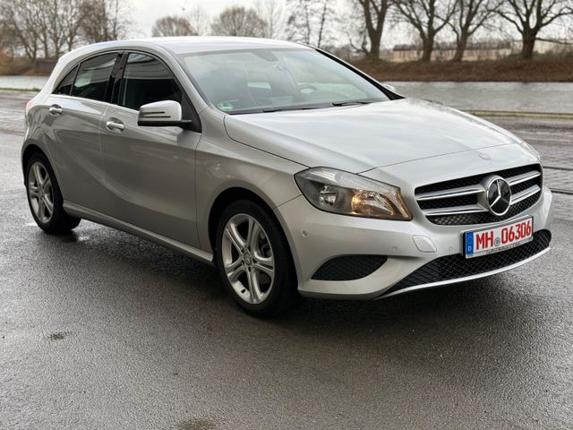 Mercedes-Benz A 200*7G*2.Hand*Scheckheft*Rückfahrkamera*PDC*