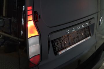 Volkswagen Caddy Cargo Maxi 2.0 DSG AHK StHz 2mal Schiebet.