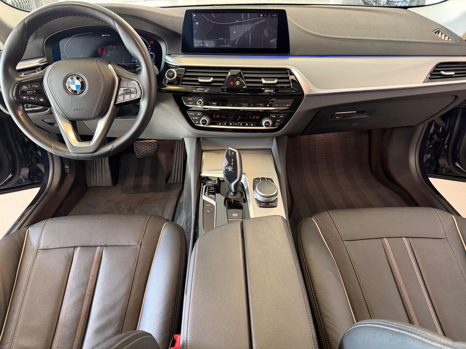 BMW 530 e Luxury Line HUD/PANO/CAM/AHK/ACC/SPUR/HIFI
