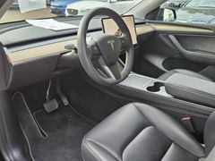 Fahrzeugabbildung Model Y Maximale Reichweite Dual AWD Long Range