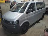 Volkswagen T5  Kombi 4Motion Fensterbus 6- Sitze Allrad 4X - Volkswagen T5 Kombi aus 2012