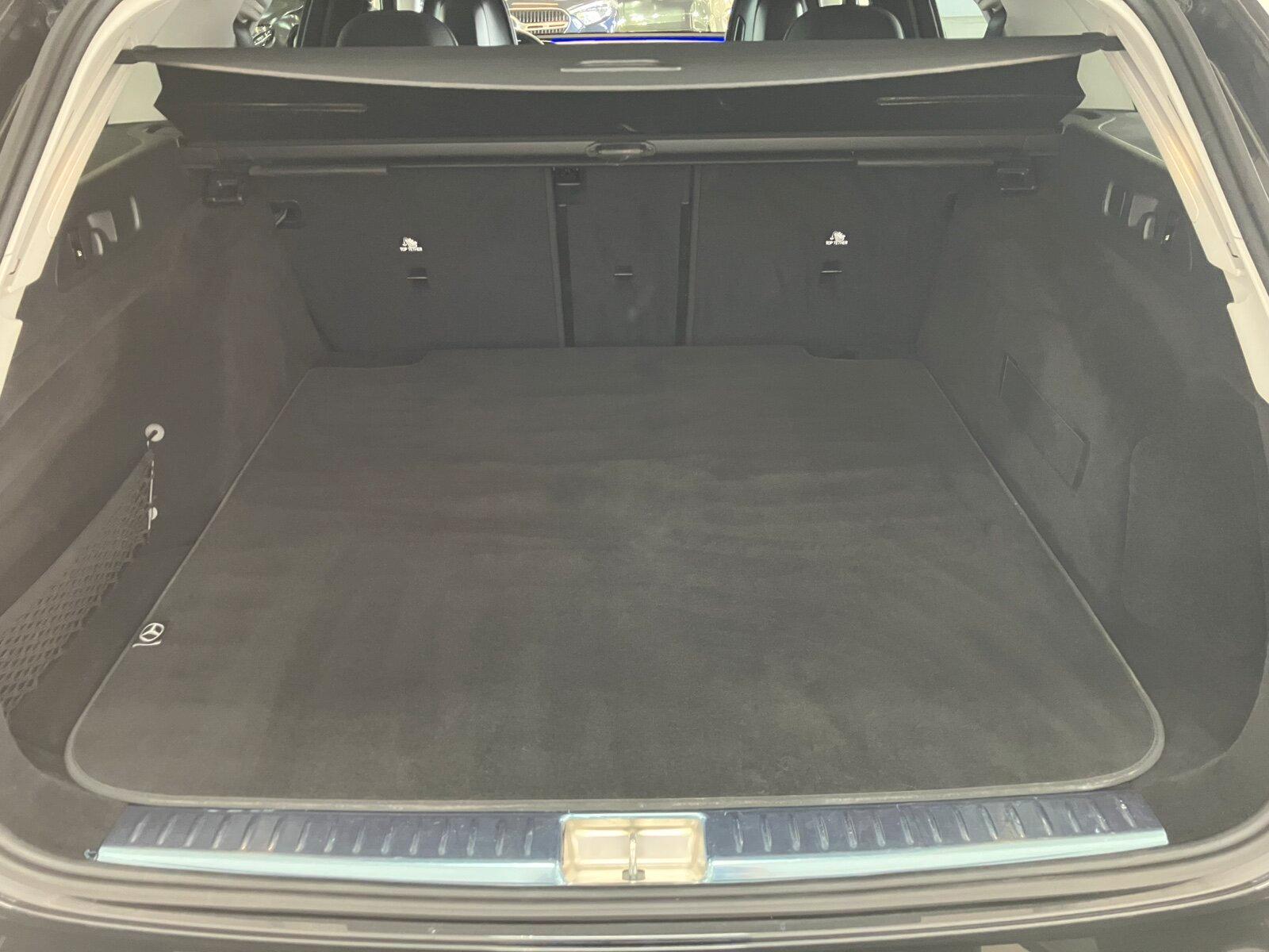 Mercedes-Benz E 220 d 4M T EXCLUSIVE Premium AHK DigiLight