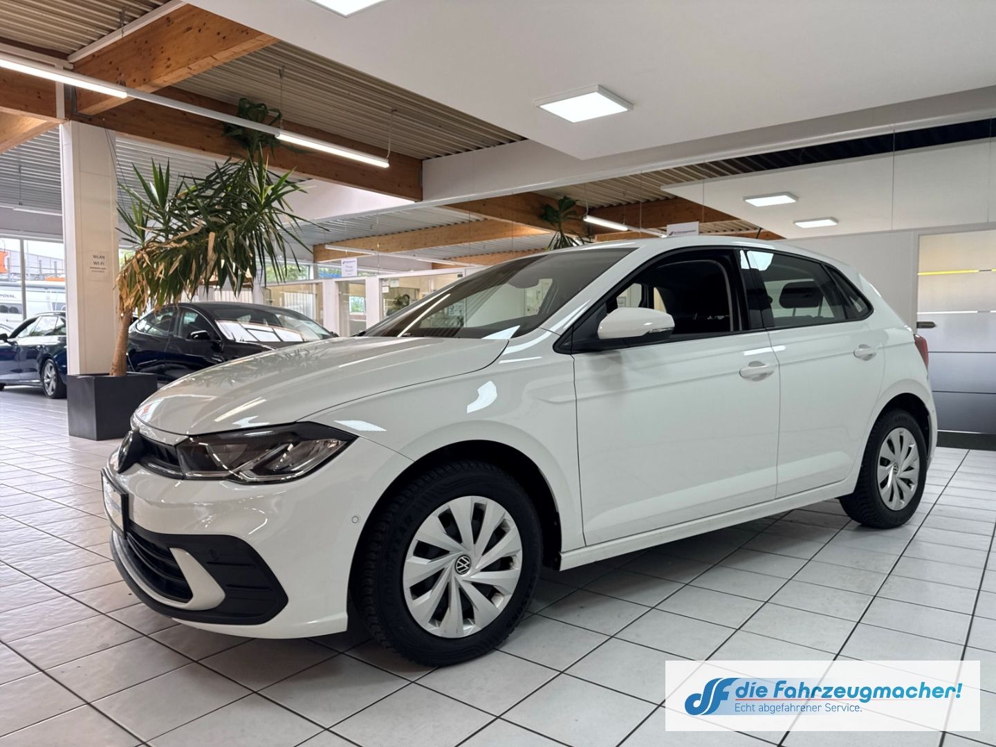Fahrzeugabbildung Volkswagen Polo VI Life 1.0 TSI EU6d Navi Digitales Cockpit