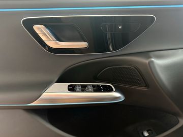 Mercedes E 220 - 8