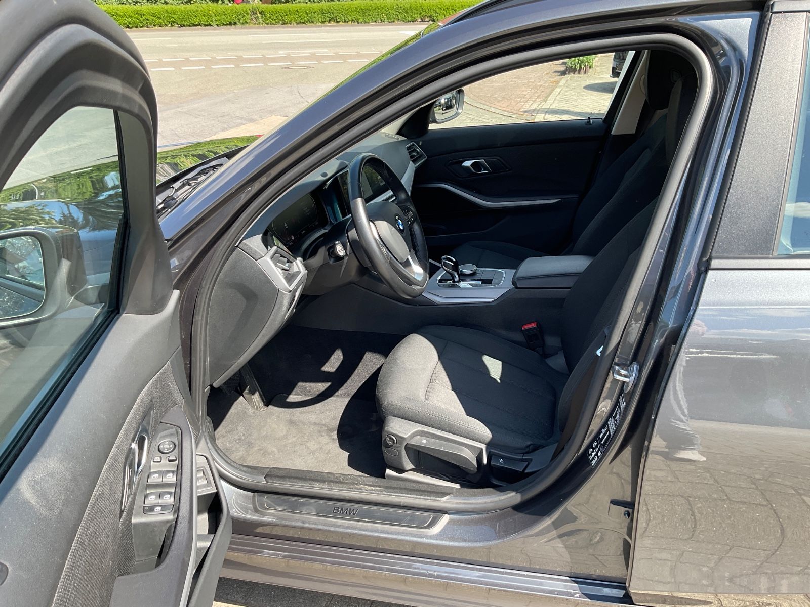 Fahrzeugabbildung BMW 320d xDrive Touring,AHK,LED,Navi,VirtualCockpit