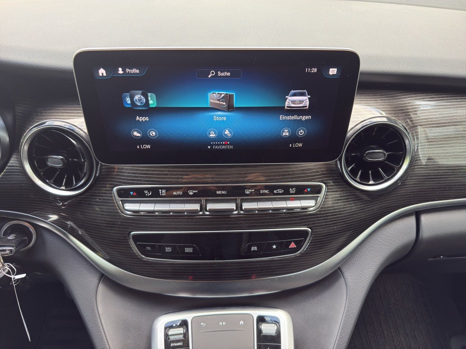 Fahrzeugabbildung Mercedes-Benz V 300 d L EDITION DISTRO AHK MBUX ILS el.Heckkla