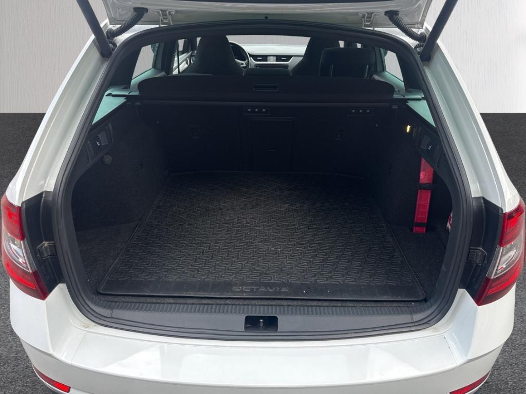 Skoda Octavia Combi 2.0 TSI 4x4 DSG Sport Edition Pano