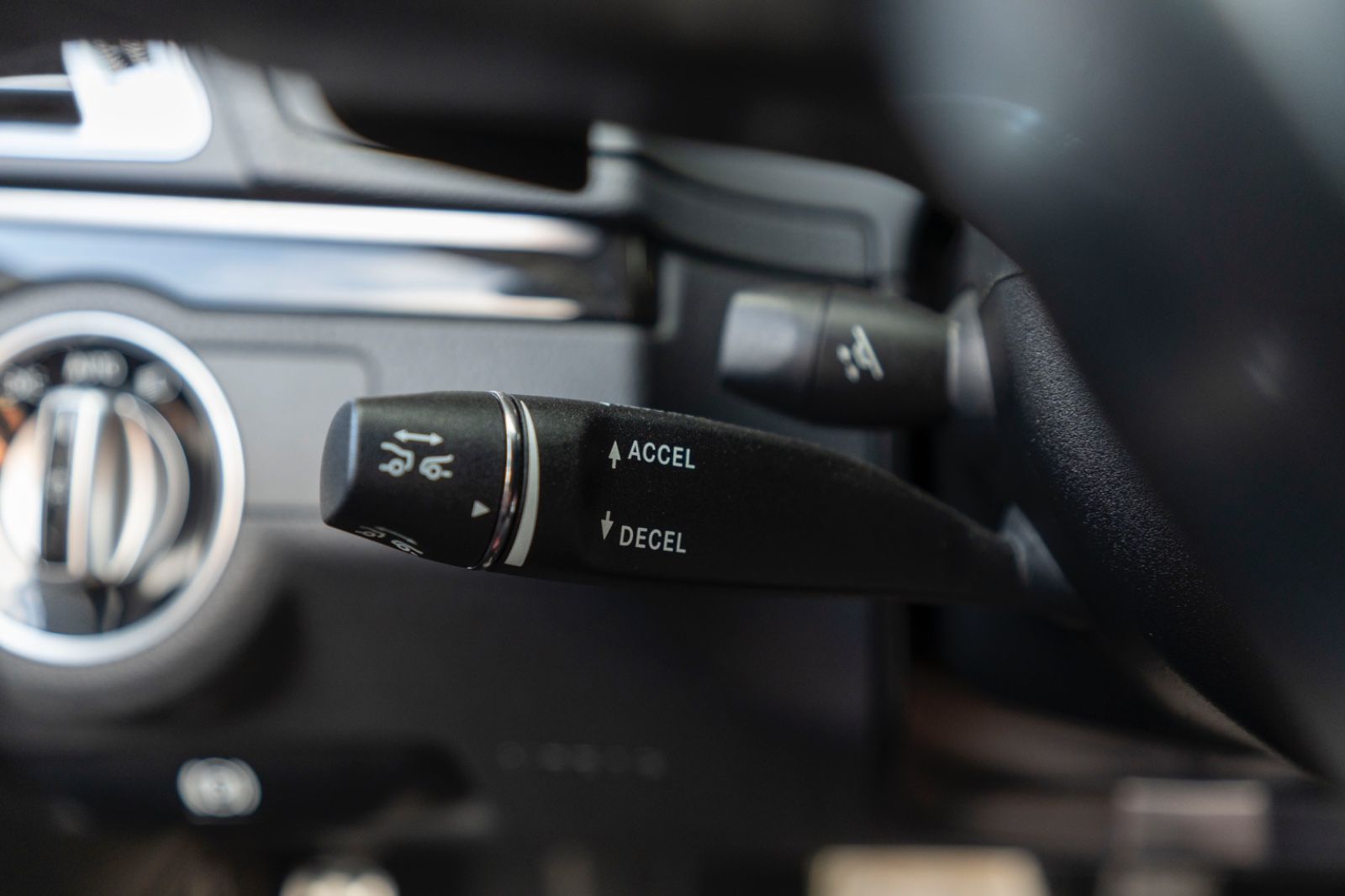 Fahrzeugabbildung Mercedes-Benz E 550 Cabriolet AMG-LINE ACC H&K LED KAM TOTW