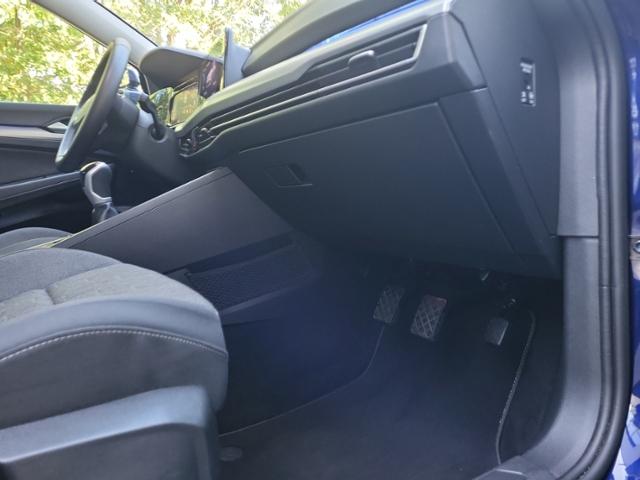 Volkswagen Golf VIII MOVE 2,0l TDI 115 PS Fahrschulwagen, миниатюра 19