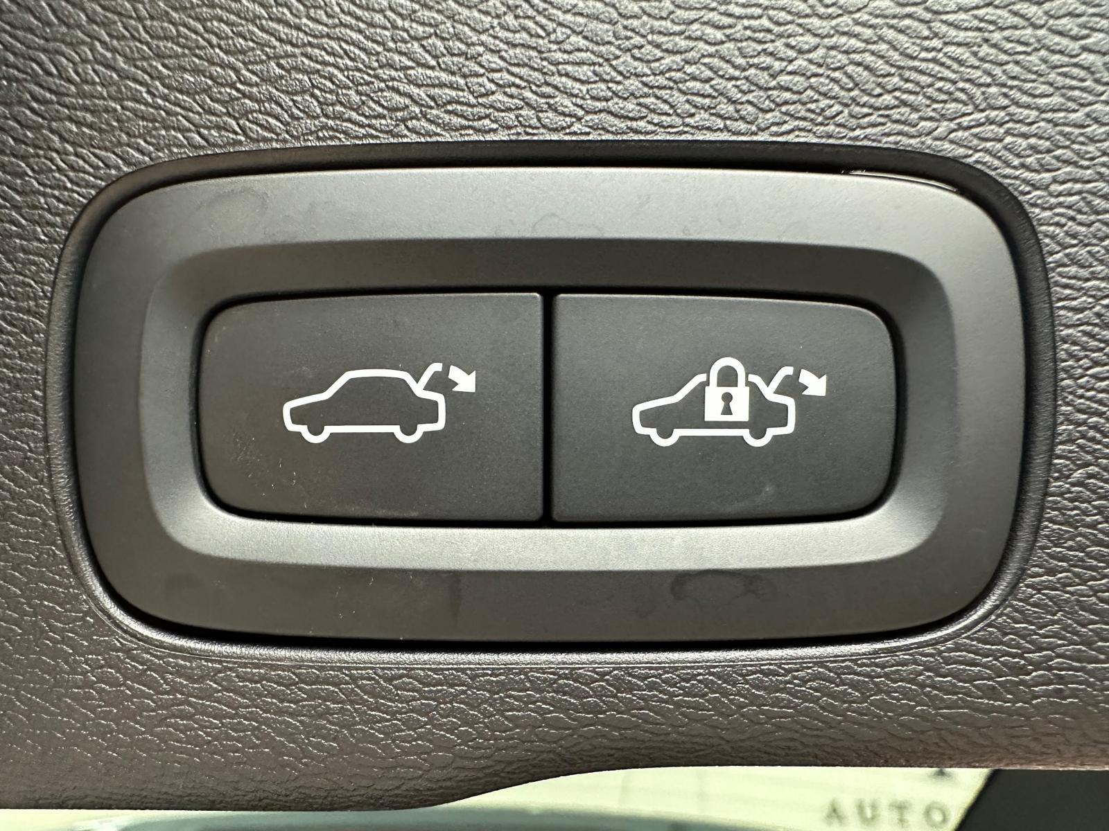 Volvo XC60 B5 AWD Ultimate Dark NAV+LED+PANO+AHK+STHZ, миниатюра 7