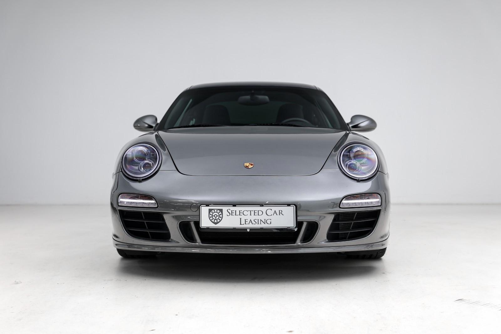 Porsche 911 Carrera 4 GTS Coupe