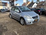 Mercedes-Benz A 150 A-Klasse A 150*SERVICE NEU*KLIMA*AUTOMATIK - blaue Mercedes-Benz A 150