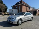 Mercedes-Benz E 320 Elegance/Autom/Klima/Schiebedach - gebrauchte Mercedes-Benz E 320 aus dem Jahr 2002