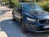 Volvo XC40 T5 AWD Momentum Geartronic Momentum - Volvo XC40 Gebrauchtwagen in Hamburg