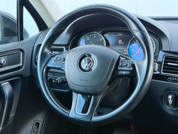 Volkswagen Touareg - 12