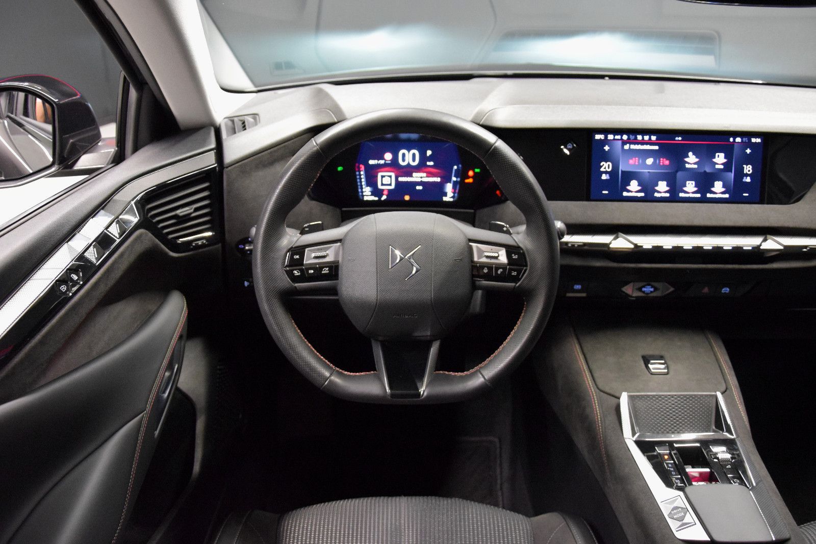 Fahrzeugabbildung DS Automobiles DS4 Performance Line Kamera Sitzheizung