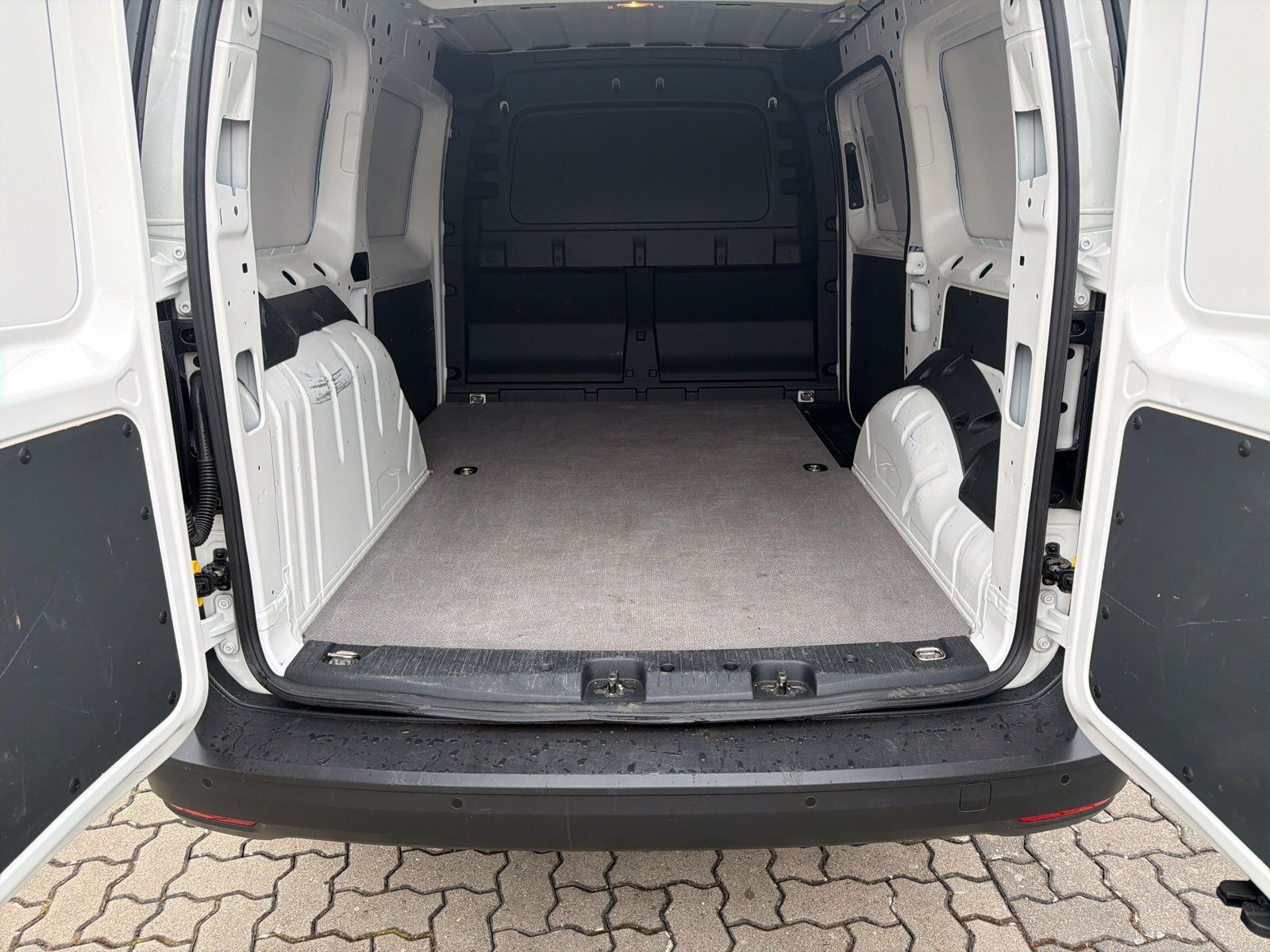 Caddy Cargo TDI Apple CarPlay AZV Klima